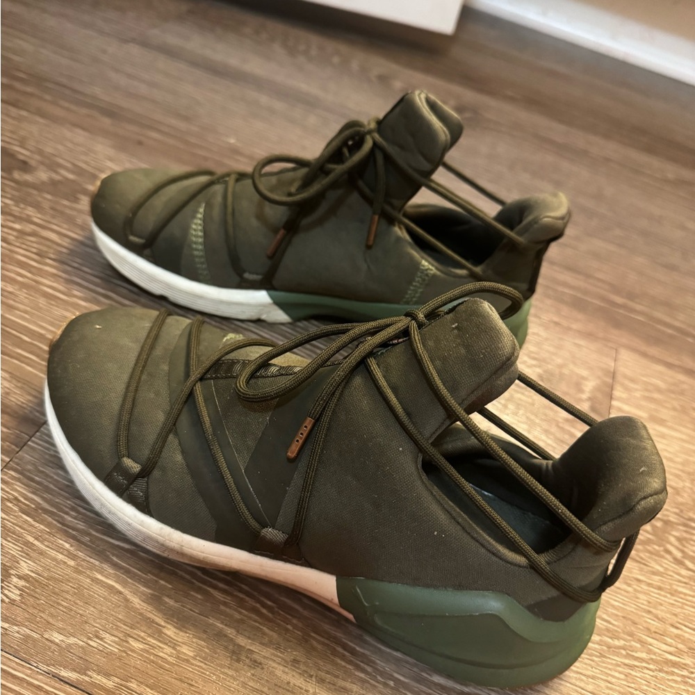 Puma Green High-Top Sneakers with Unique Lacing System
